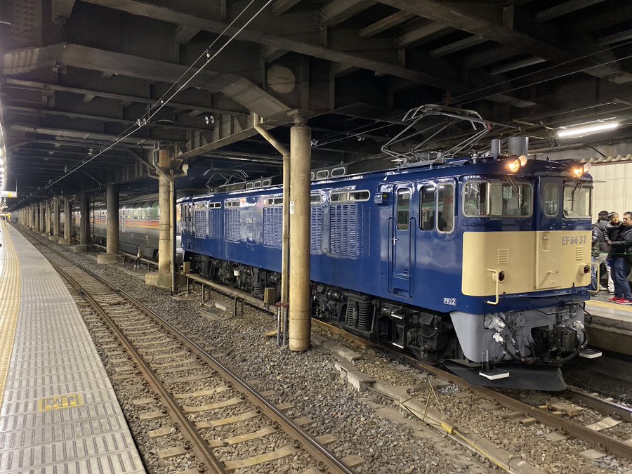 ヘッドマークなし 信州カシオペア紀行運転 E26系をef64 37がけん引 Japan Railway Com