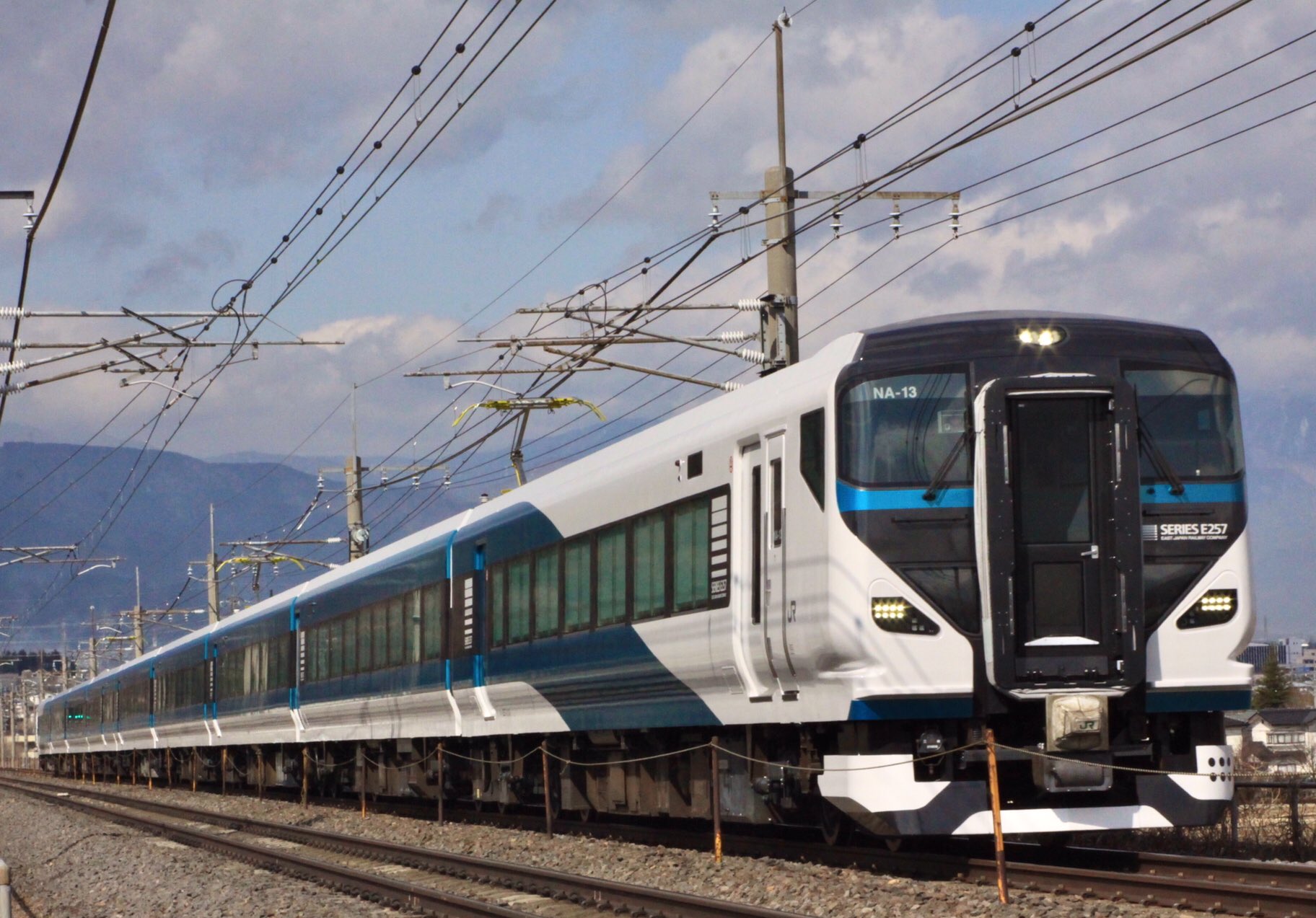 E257系NA-13編成 NN疎開返却回送