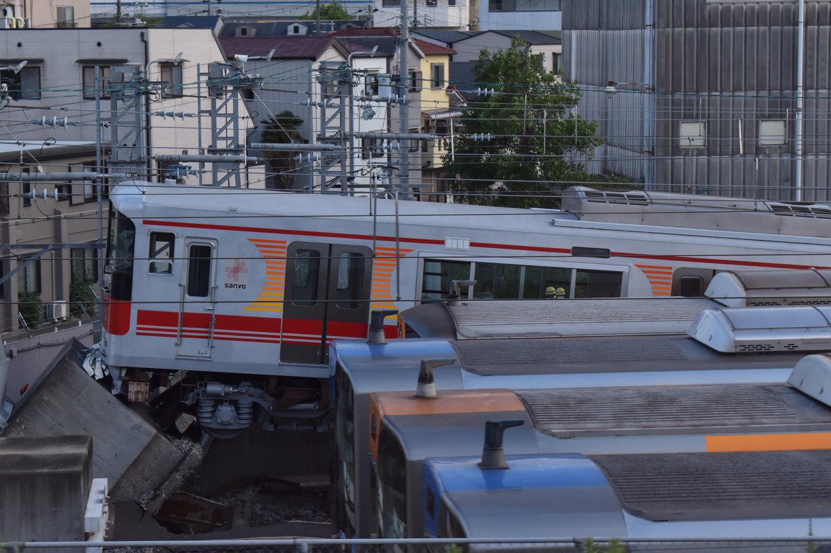【車止めに激突】山陽電車5000系（5703F）リニューアル車が阪神尼崎車庫で脱線事故