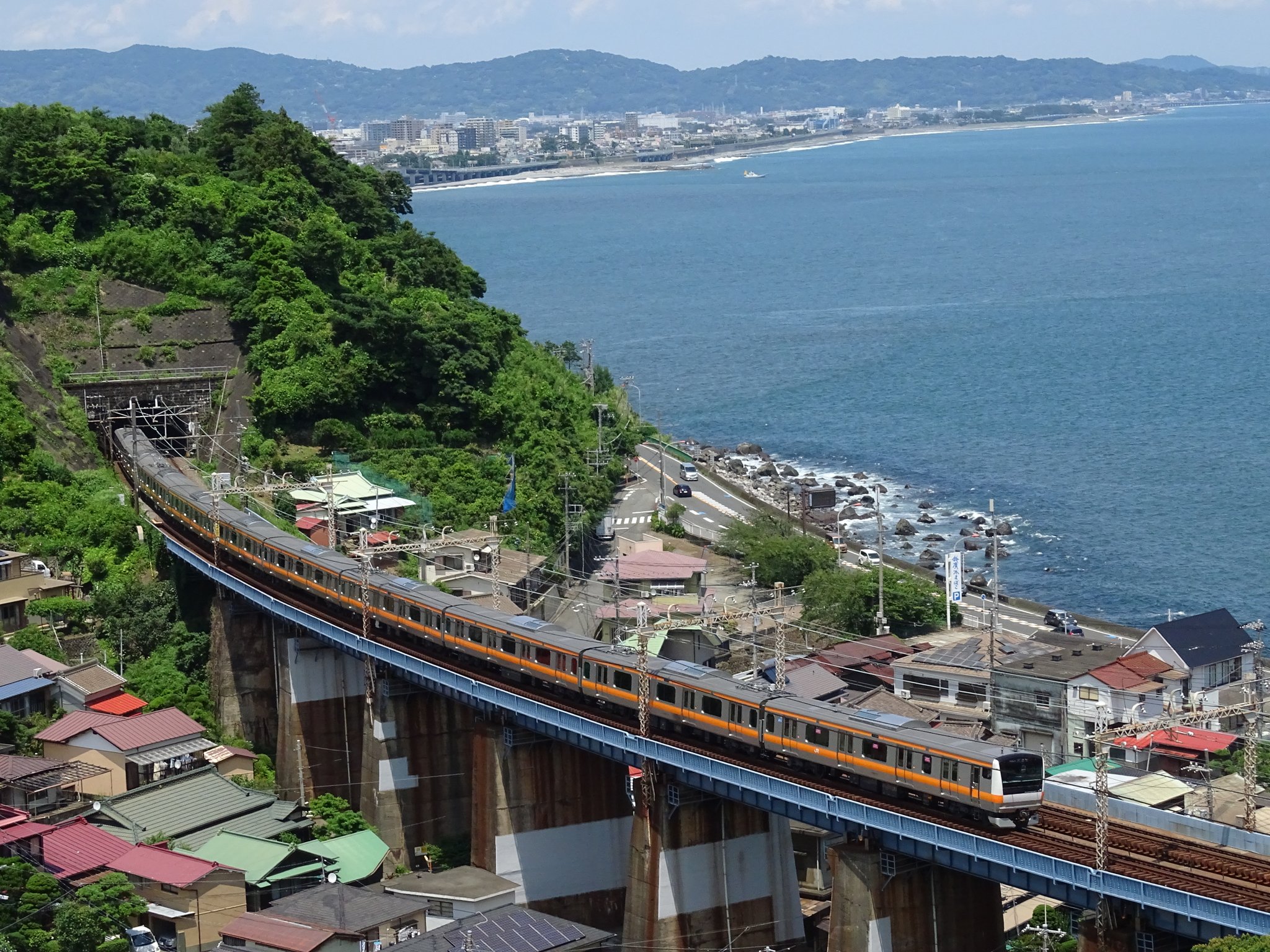【不具合か?】E233系0番台T71編成が根府川に入線 東海道線内で試運転