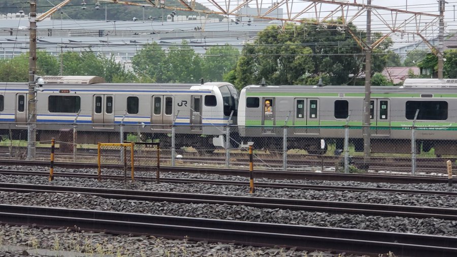 【衝撃】横須賀線E217系と横浜線E233系が連結し運転 鎌倉車両センターで目撃される