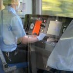 【ATSへの挑戦か?】武蔵野線で運転士が速度計を隠して運転士 一体なぜなのか