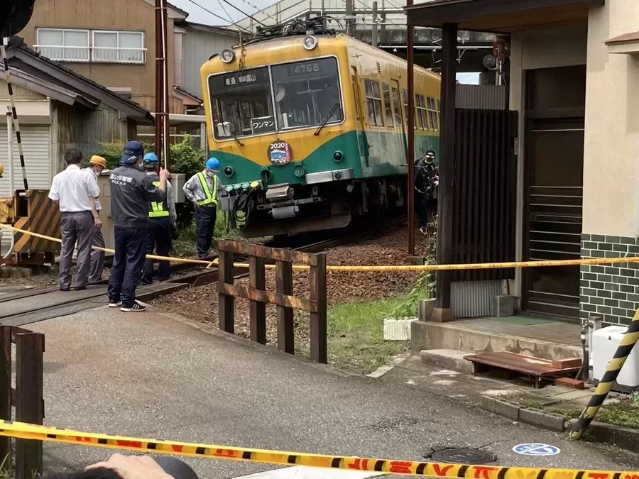 【スカートが大きく変形】富山地方鉄道が脱線事故で運転見合わせ 以前から保線不十分は指摘されていた