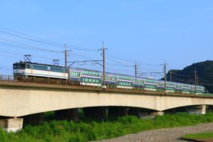 【グリーン車6連は大迫力】横須賀・総武快速線向けE235系1000番台グリーン車6両 J-TREC横浜からJ-TREC新津に甲種輸送