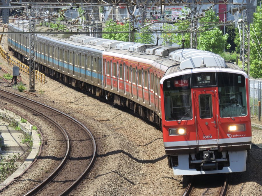 【箱根登山電車全線運転再開記念】小田急1000形が赤色4両+青色6両で運転 8/1から8/31まで