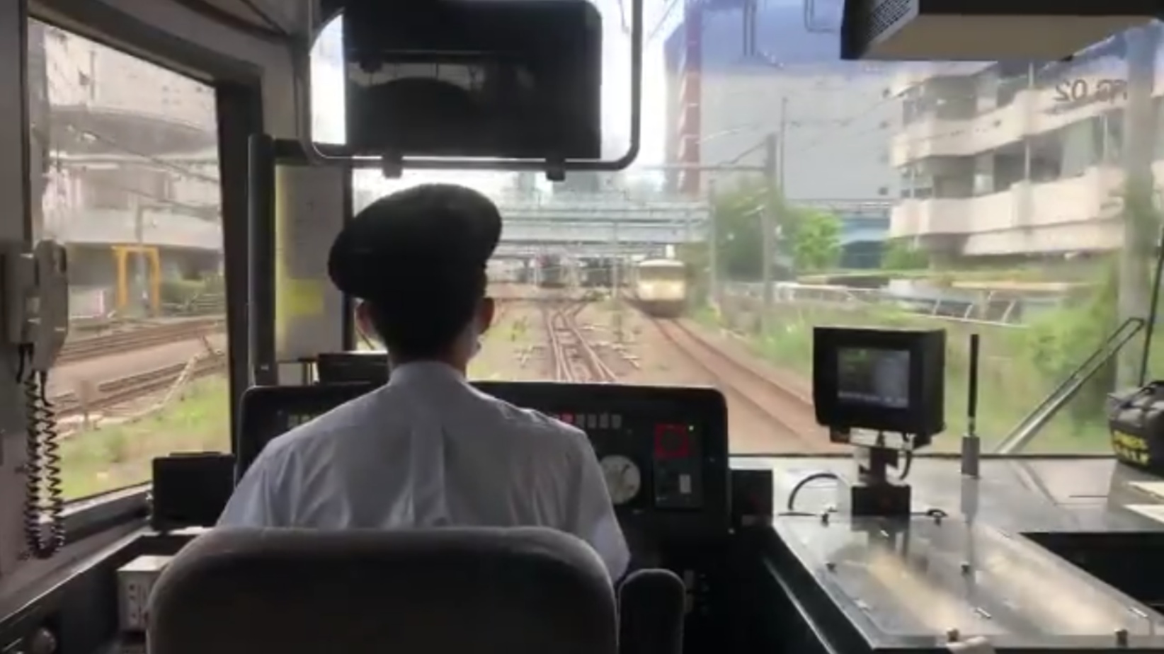 車の挨拶が鉄道にも クラブツーリズムの貨物線ツアーでお座敷列車485系が185系にパッシングされる 一体何があったのか Japan Railway Com