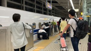 【当該はN700S】東海道新幹線運転見合わせ 女性が物を落として線路に立ち入る