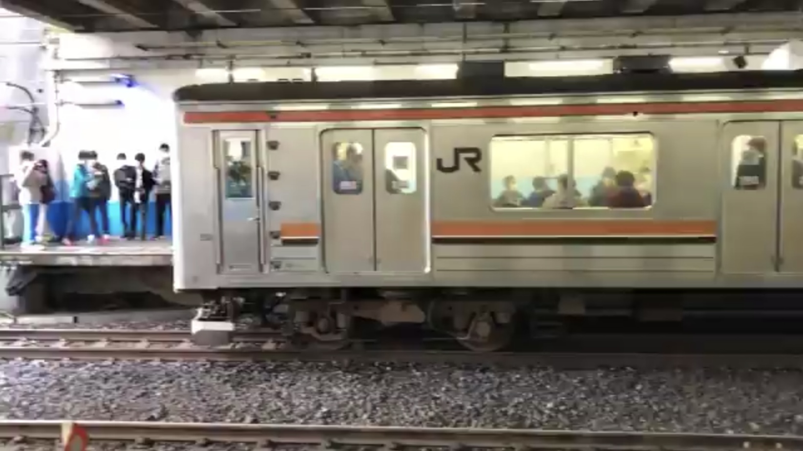 【ついに一線を越える】武蔵野線205系のために撮り鉄が電車を止めてしまう 山手線E231系の悲劇再びか