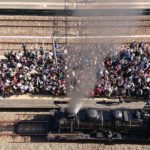 【人気過ぎて問題に】｢SL鬼滅の刃｣運行で久留米駅がファンで埋め尽くされる 身動きが全く取れない状況に