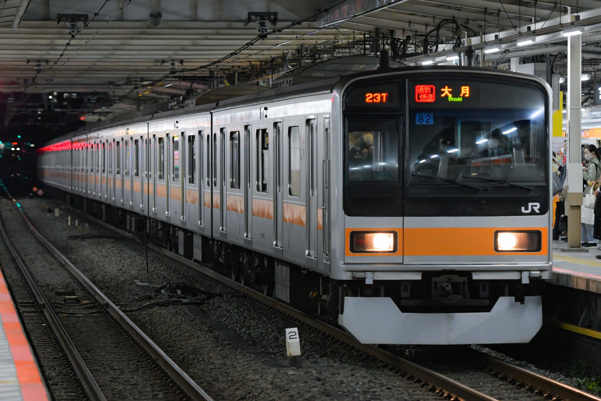 衝撃 ダイヤ乱れの影響で中央線9系が 通勤快速大月行 に 東京では運用差し替えられず Japan Railway Com