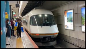【近鉄】アーバンライナー「甲乙化け」名阪特急での運用が終了　ダイヤ改正で