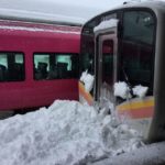 【新潟で9時間以上運転見合わせ】大雪の除雪作業のため電車が運休　身動き取れない状態に