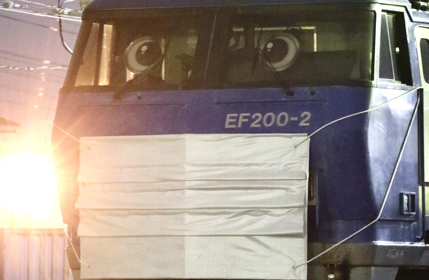 【吹田機関区が超面白い】EF200-2に｢マスク｣や｢目｣が取り付けられる トーマスの仲間入りと話題に