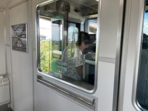【運転士ブチ切れ】高崎線で高齢女性が線路内侵入 呼びかけに応じず運転士が保護 警察送りに
