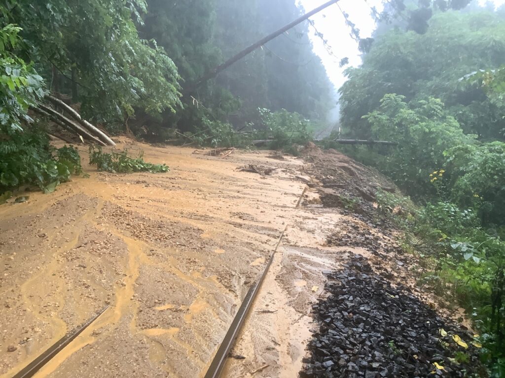 JR八戸線　大雨で土砂災害が発生運転再開見込み立たず現場・被害状況