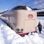 【サンライズ救出作戦実施】雪に埋もれた列車を除雪車が救出