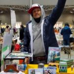 【商魂たくましい】江ノ島自転車ニキがコミケに出展 Tシャツやステッカーを販売
