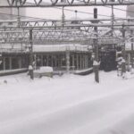 【悲報】札幌駅が超大雪で死亡 全列車終日運休に 積雪120cm