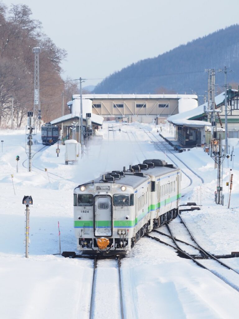 これはひどい】JR北海道オホーツク号普通列車キハ40で特急代走 | Japan 