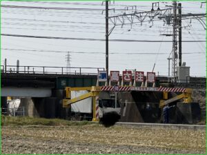 【トラックが橋に突っ込む】東海道線豊橋～西小坂井で事故