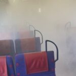 【恐怖】京急2100形車内で火災 快特三崎口行きで煙が充満 スマホが原因か