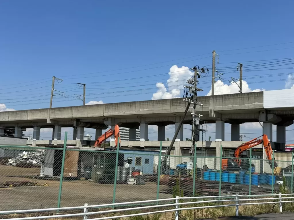 【意外な回答】東北新幹線にも電柱の傾きが JR東日本に問い合わせてみると...